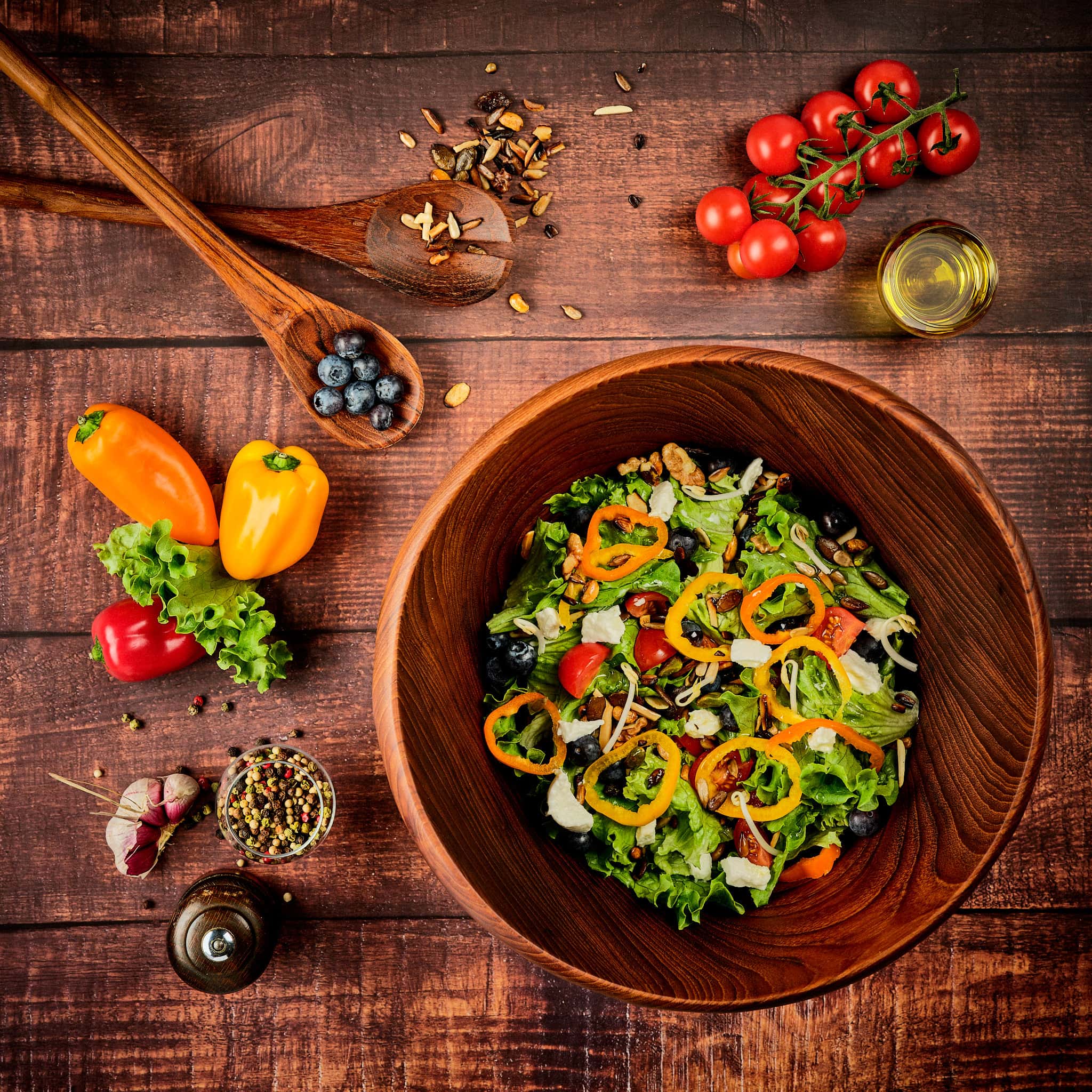 Kristian Dill Photographe Maguy Bovier Culinaire Salade Saladier Bois Olivier Tomate Poivron Poivre