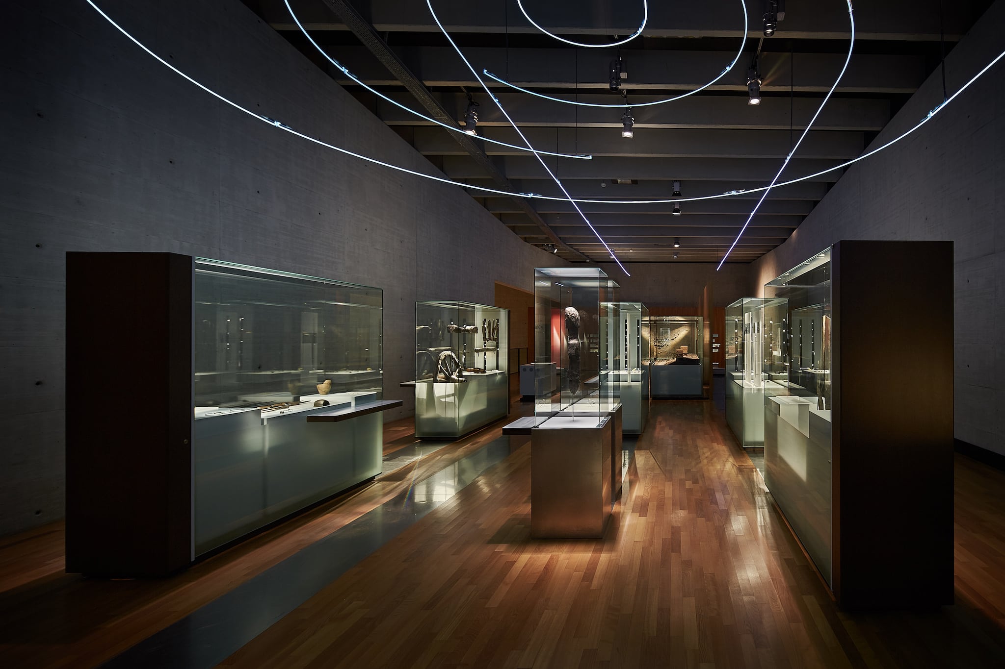 Kristian Dill Photographe Musee Latenium Neuchatel Archeologie Salle Arc Lumineux