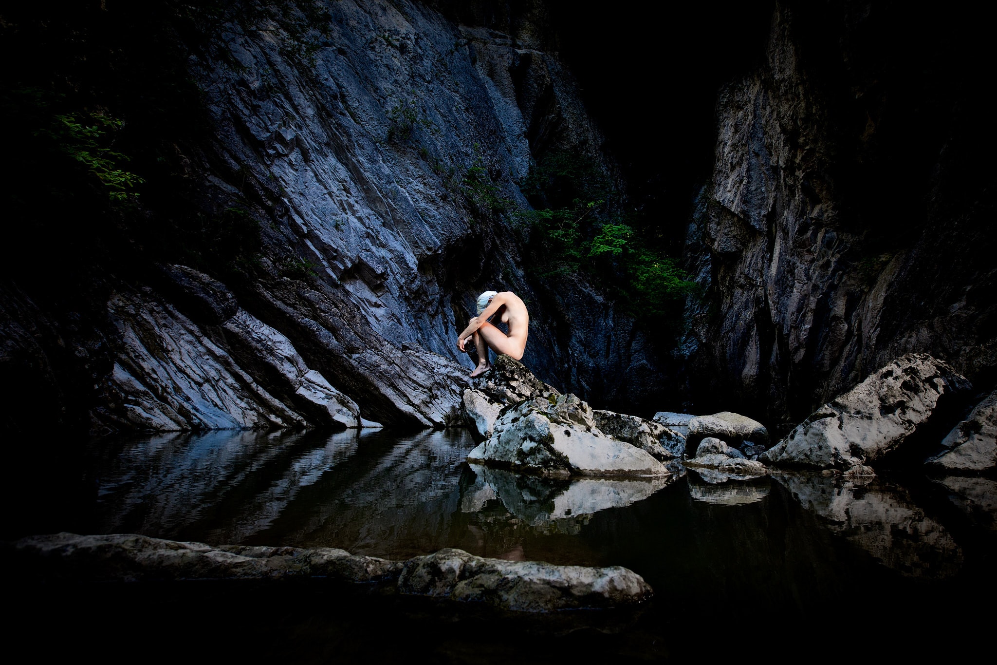 Kristian Dill Photographe NuScape Nu Nature Rocher Riviere Eau Bleu