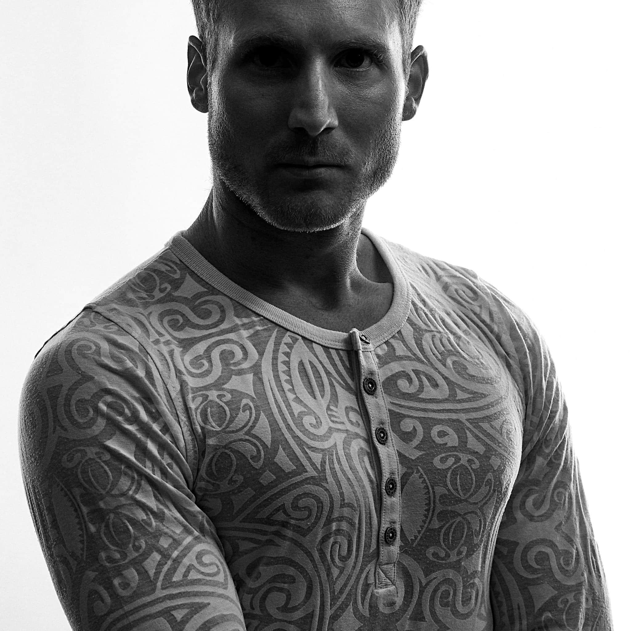 Kristian Dill Photographe Portrait Homme Contre Jour