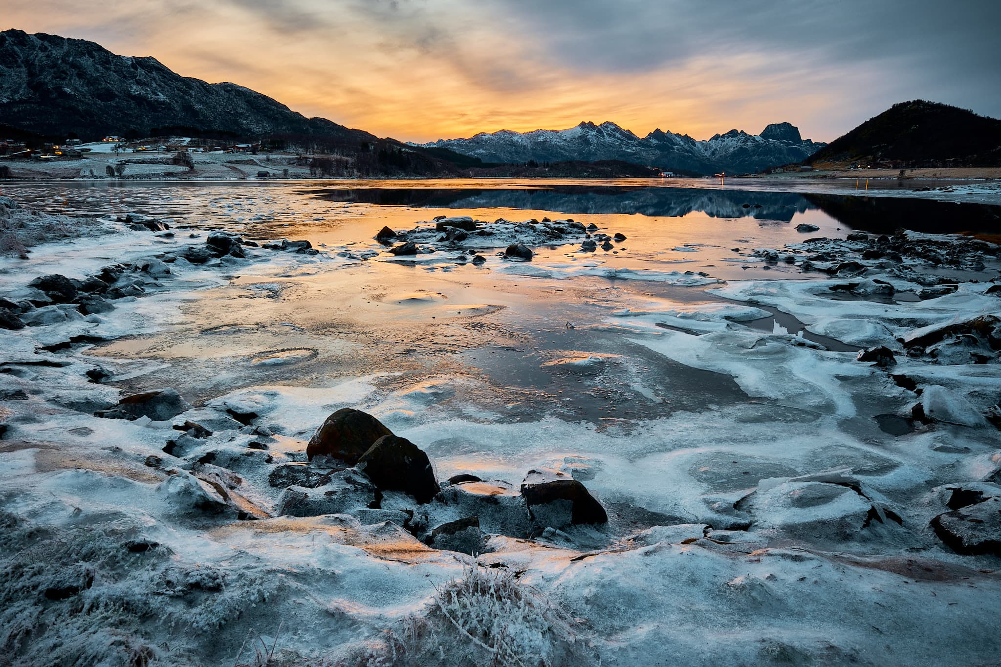 Kristian Dill Photographe Paysage Norvege Vesteralen Fjord Glace Neige Eau CoucherDeSoleil
