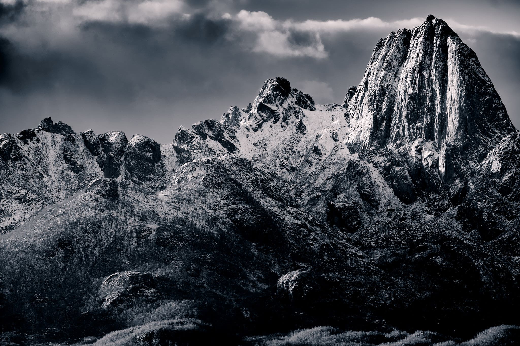 Kristian Dill Photographe Paysage Norvege Vesteralen Montagne Sommet Cime Neige