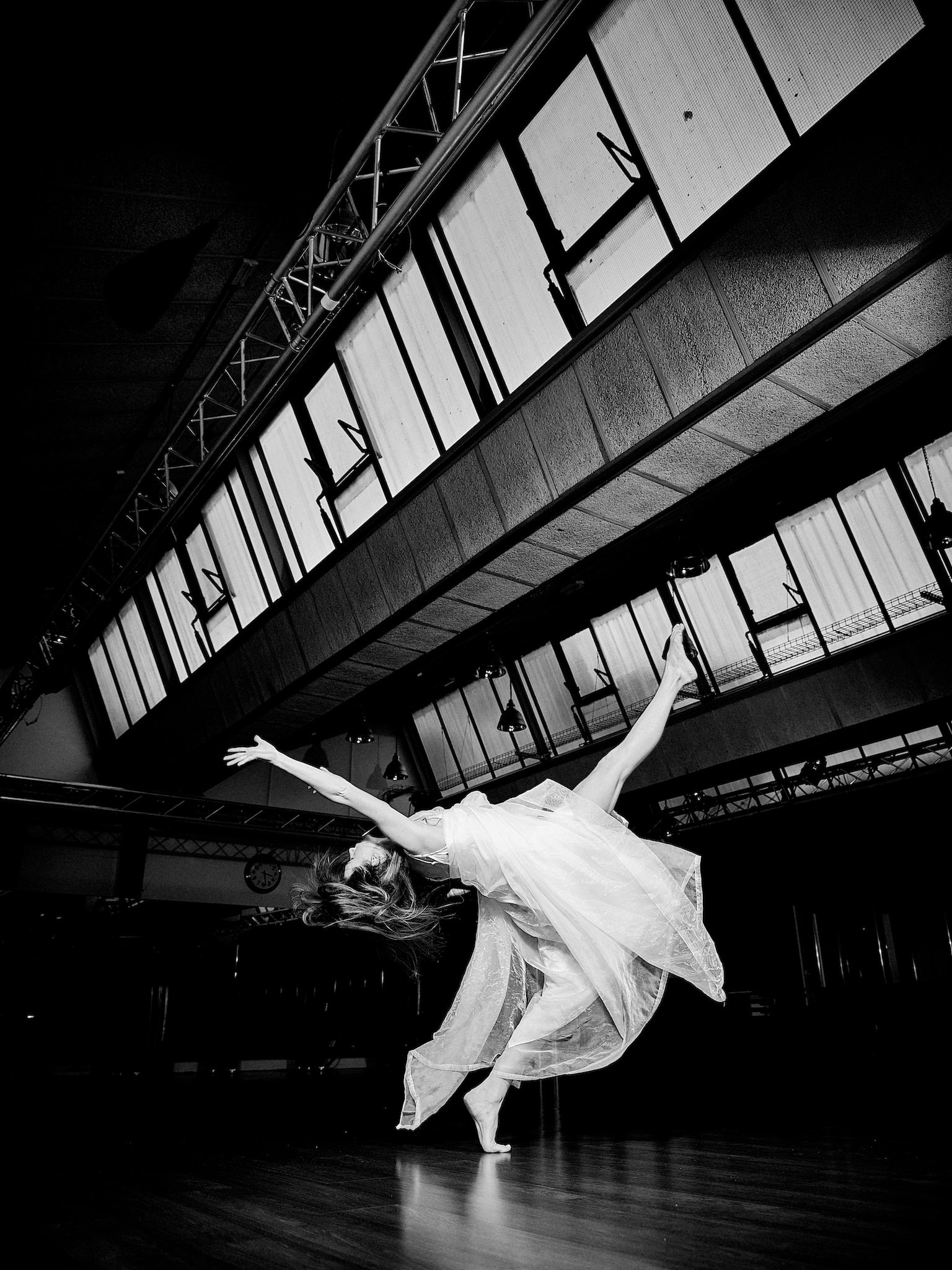 Kristian Dill Photographe Body Danse Usine Robe Voile