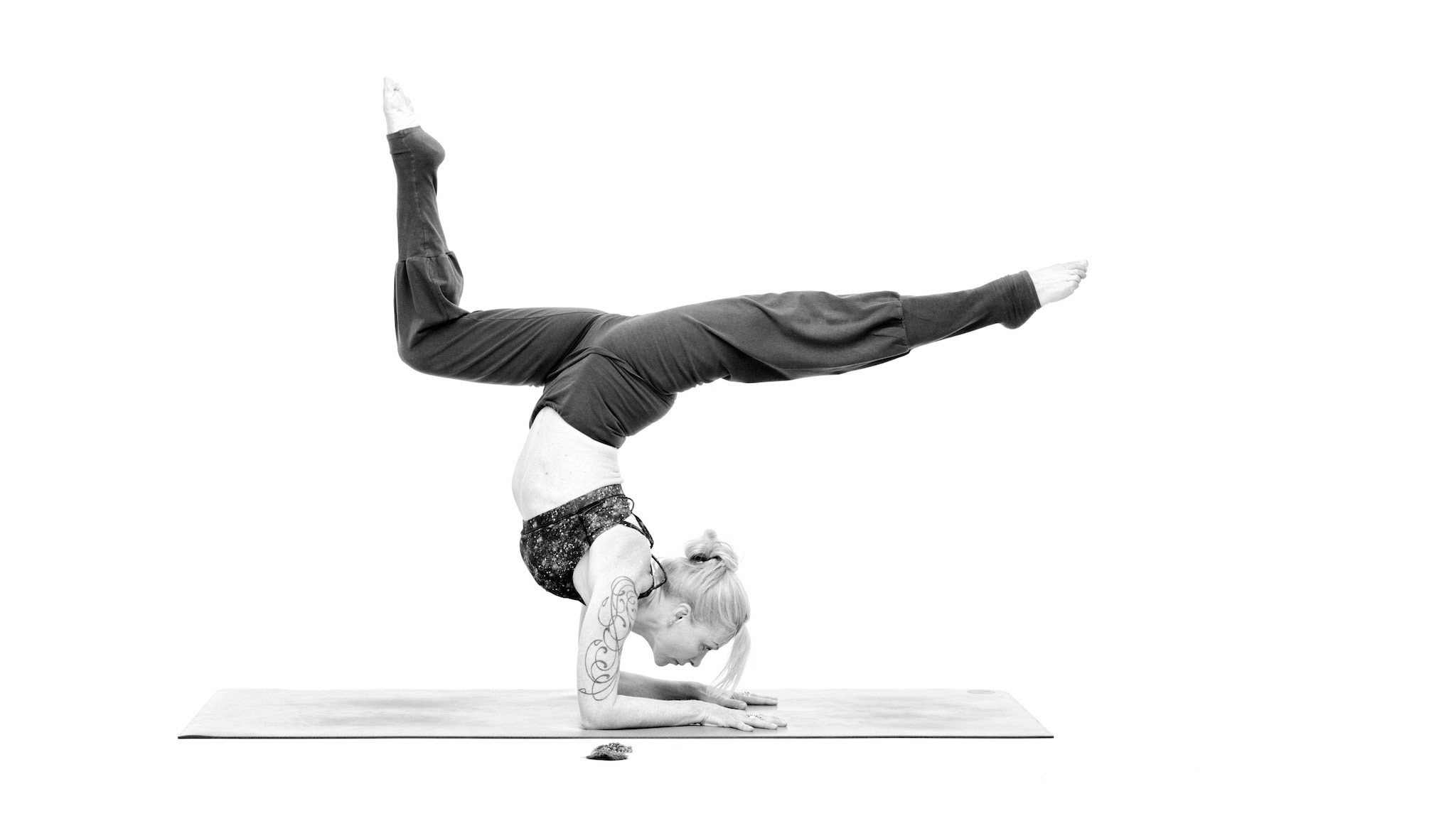 Kristian Dill Photographe Body Yoga Inversion Tapis
