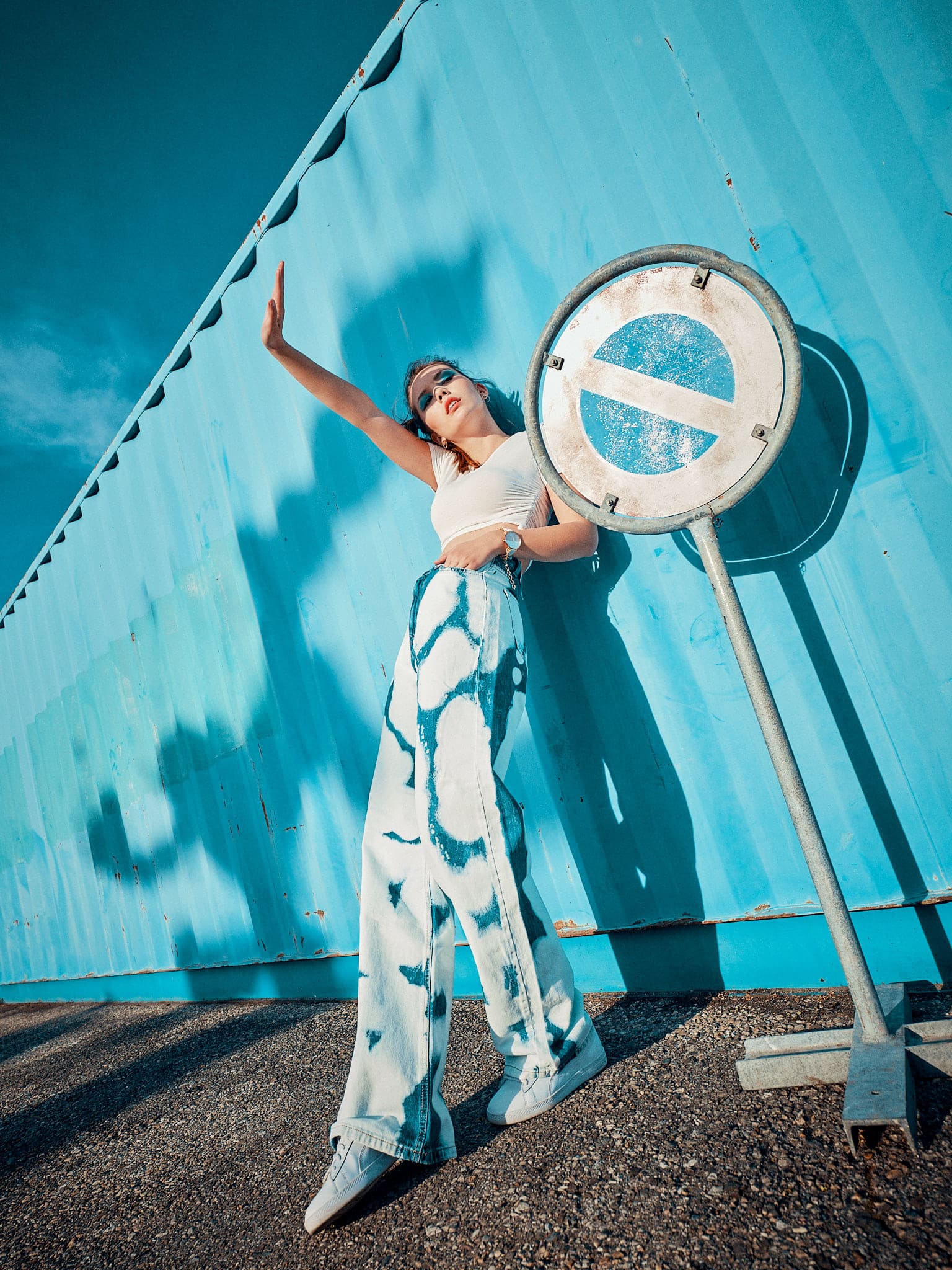 Kristian Dill Photographe Fashion Mode Container Bleu Ciel