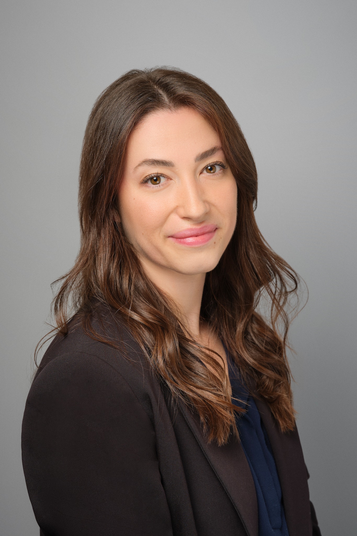 Kristian Dill Photographe Portrait Corporate Femme Studio Brune Blouson