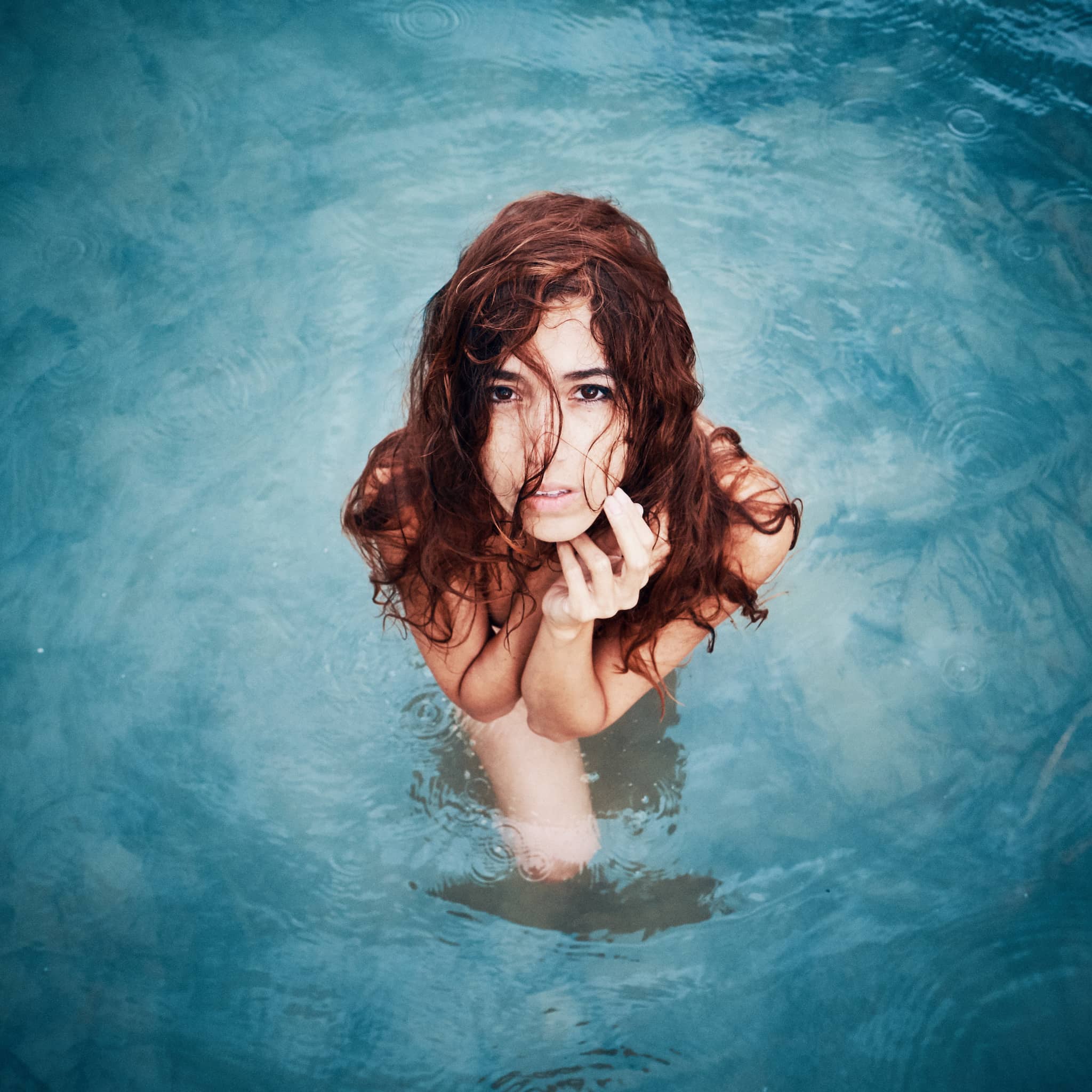 Kristian Dill Photographe Portrait Femme Pluie Lac Eau