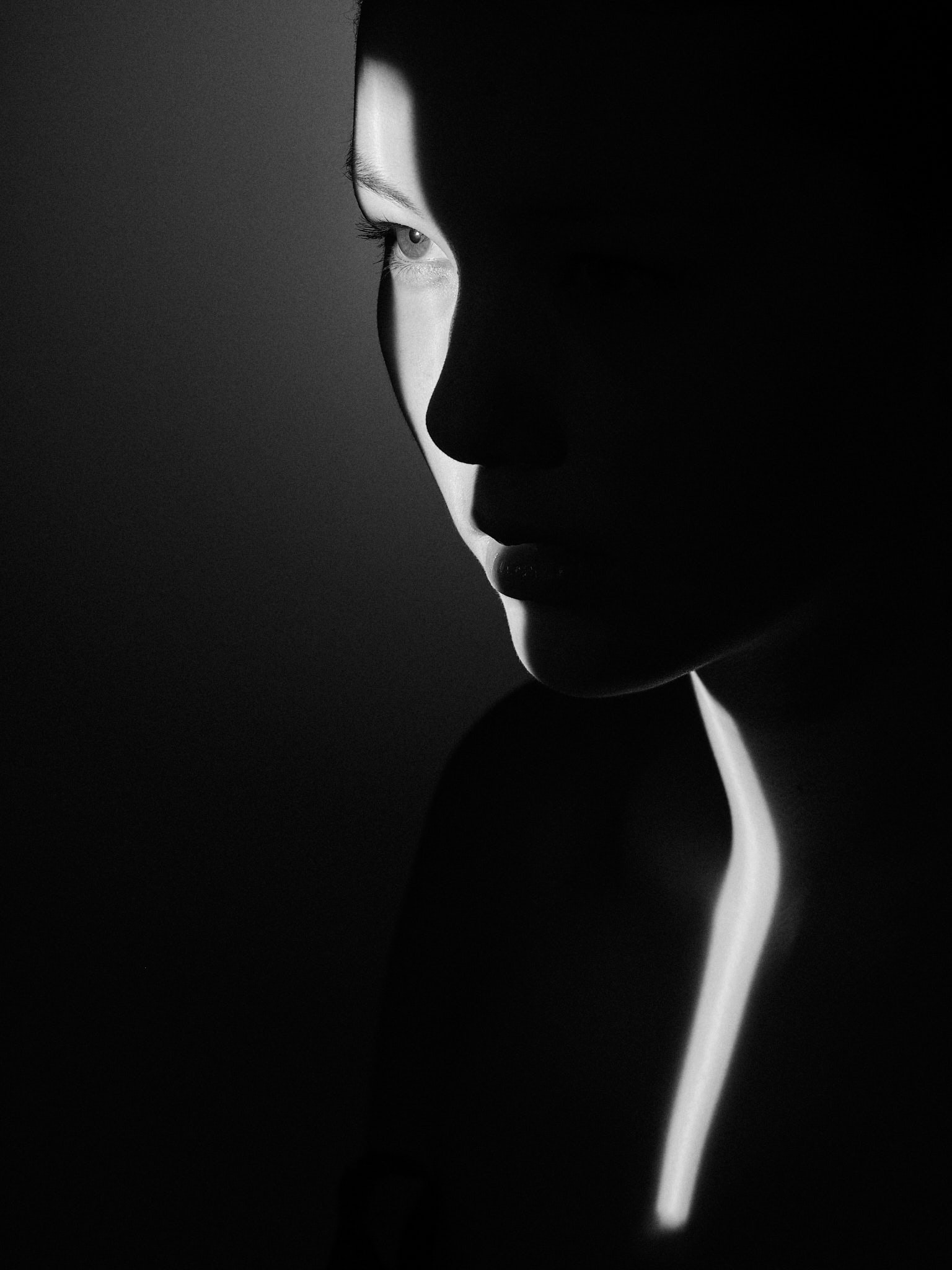 Kristian Dill Photographe Portrait Femme Rayon Lumiere Double Profil