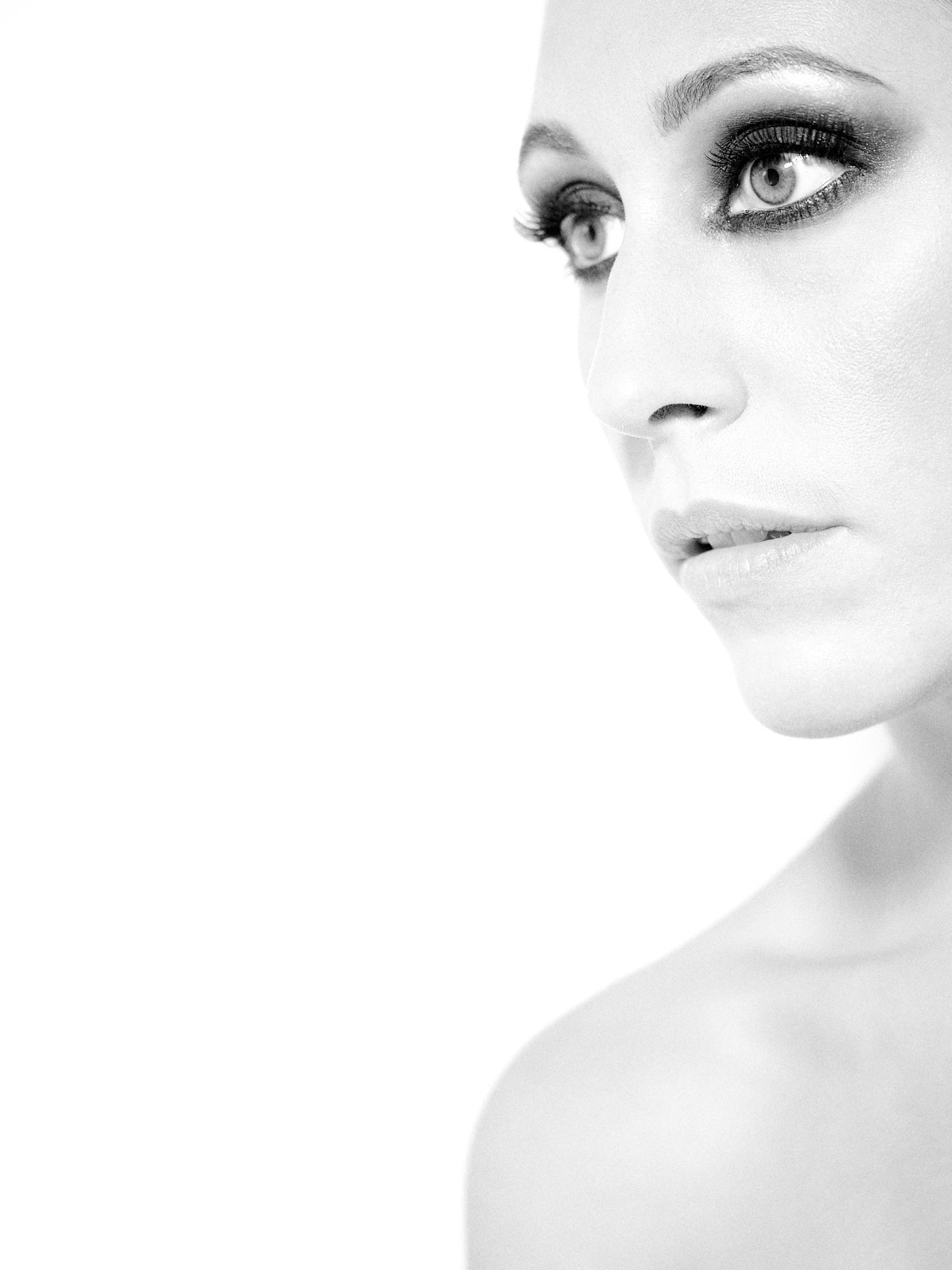 Kristian Dill Photographe Portrait HighKey Studio Beaute