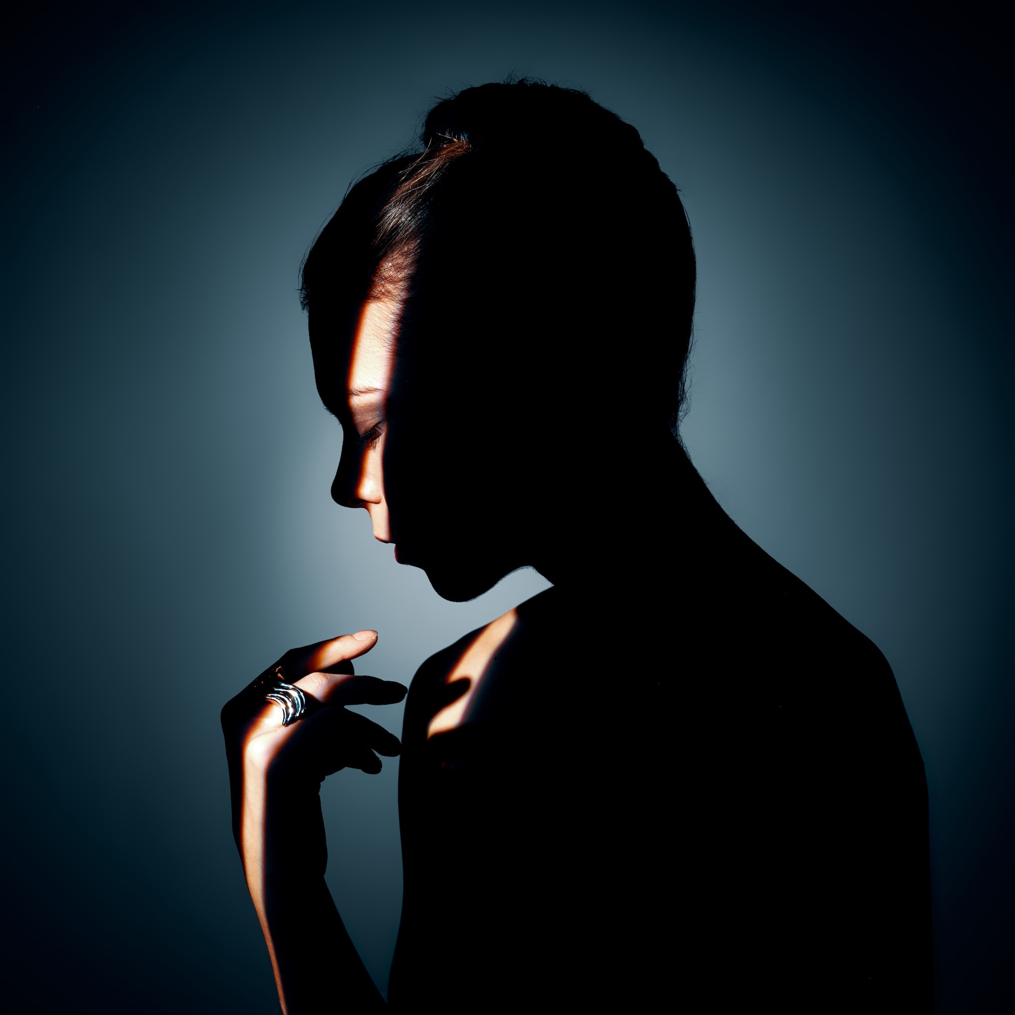 Kristian Dill Photographe Produit Bague Femme Lumiere Rayon Conceptuel