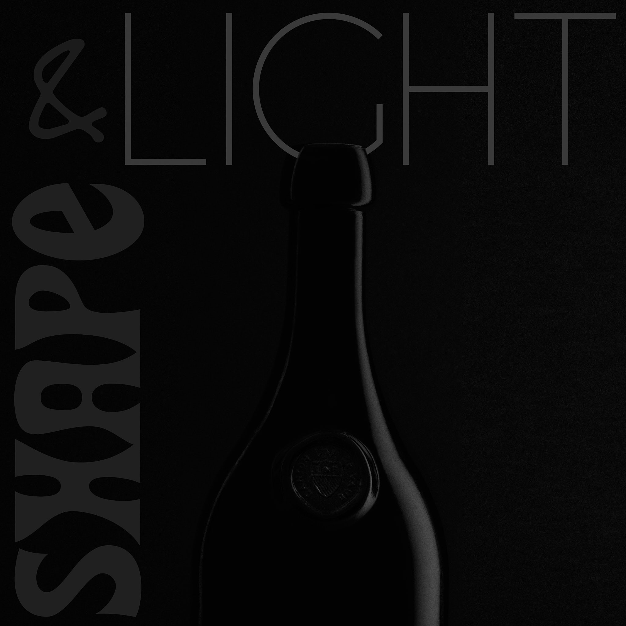 Kristian Dill Photographe Produit Bouteille Vin Noir Clair Obscur Conceptuel Texte