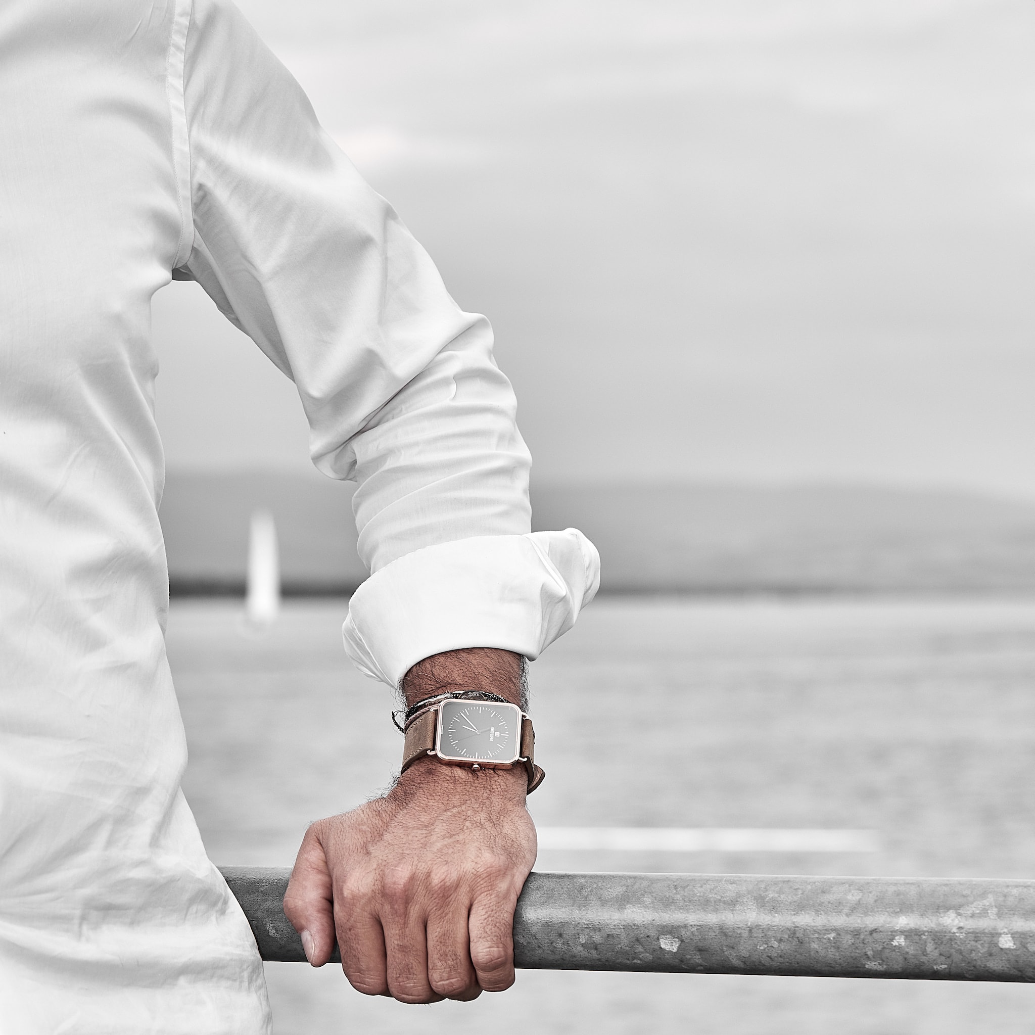 Kristian Dill Photographe Produit Horlogerie Montre Chemise Lac Geneve Jet Eau Blanc