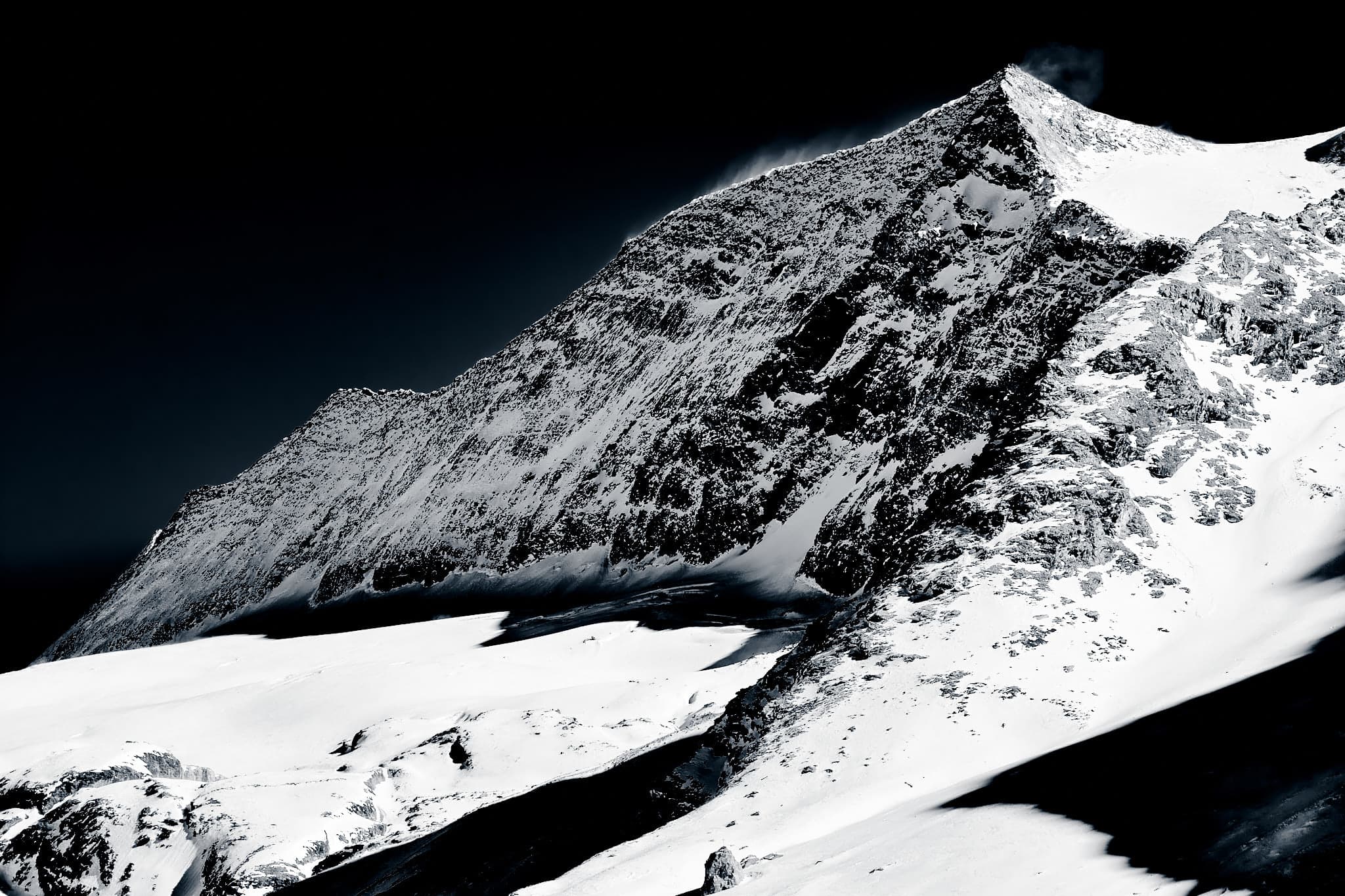 Kristian Dill Photographe Paysage Suisse Simplon Montagne Sommet Neige Crête Vent